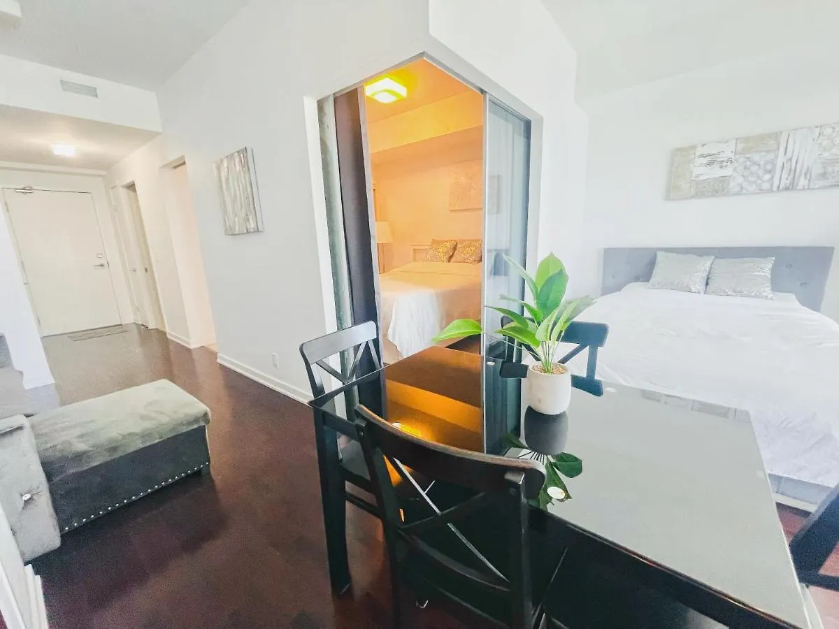Hotel Comfort Opulence Suites Downtown 20Th Floor Condo City View Suite Toronto