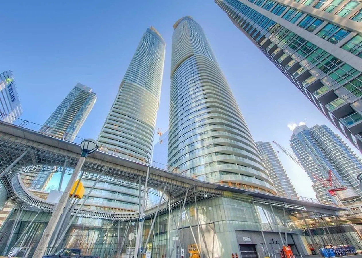 Hotel Comfort Opulence Suites Downtown 20Th Floor Condo City View Suite Toronto