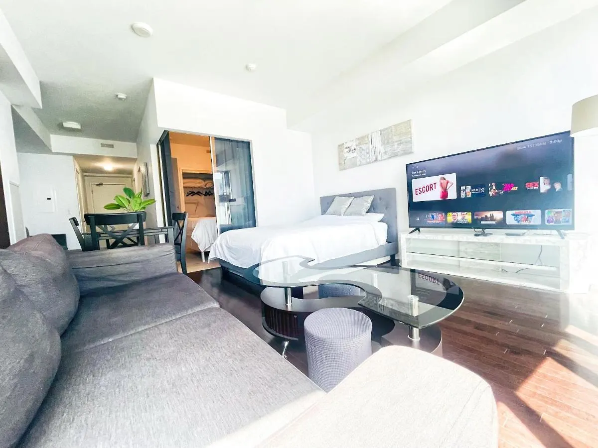 Hotel Comfort Opulence Suites Downtown 20Th Floor Condo City View Suite Toronto