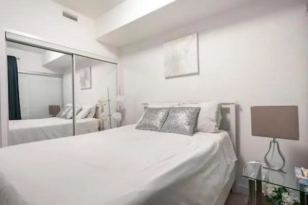 Comfort Opulence Suites Downtown 20Th Floor Condo City View Suite Toronto 0*,